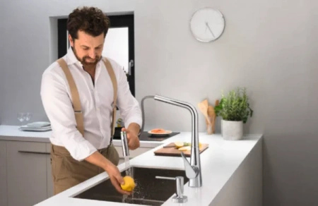 Фото смеситель для кухонной мойки hansgrohe metris select 73816000