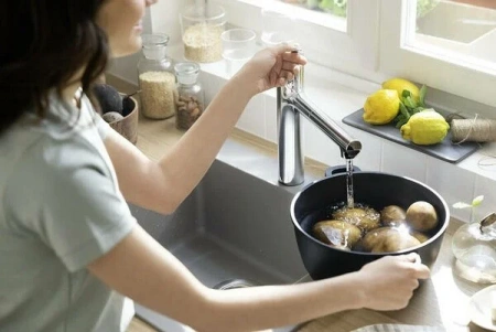 Фото смеситель для кухонной мойки hansgrohe zesis 74804000