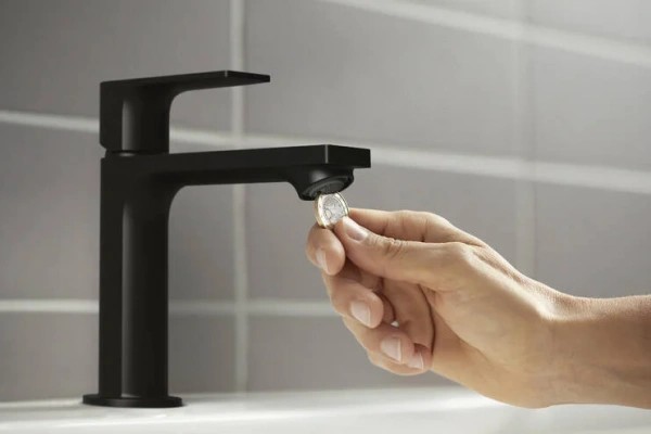 Фото смеситель для раковины hansgrohe rebris e 72589670