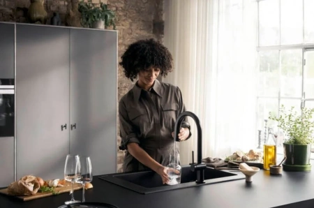 Фото смеситель для кухонной мойки hansgrohe aqittura 76803670