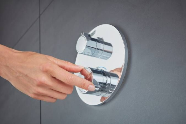 Фото встраиваемый термостатический смеситель для душа grohe grohtherm 24076000