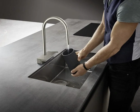 Фото смеситель для кухонной мойки hansgrohe aquno select 73831800