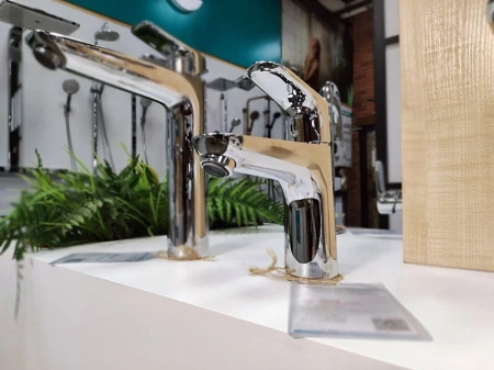 Фото смеситель для раковины hansgrohe focus е2 31607000_vstvo