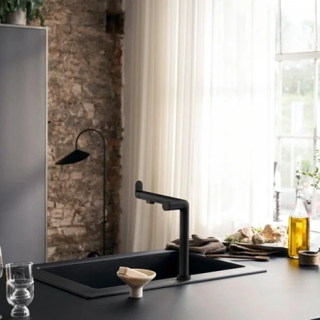 Фото смеситель для кухонной мойки hansgrohe aqittura 76802670