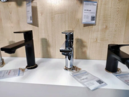 Фото смеситель для раковины hansgrohe rebris e 72557000