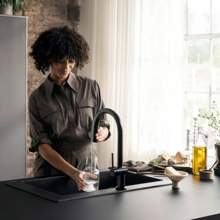 Фото смеситель для кухонной мойки hansgrohe aqittura 76800670
