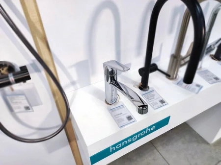 Фото смеситель для кухонной мойки hansgrohe logis 71832000_otu