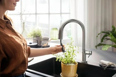 Фото смеситель для кухонной мойки hansgrohe aqittura 76803800