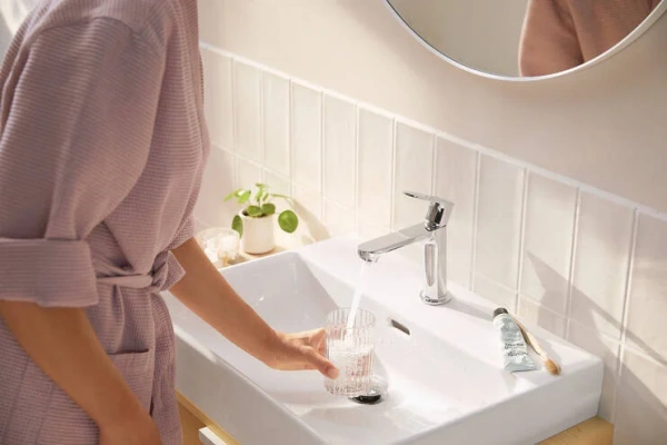 Фото смеситель для раковины hansgrohe rebris s 72520000